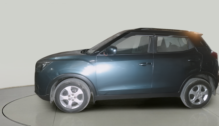 2023 Mahindra XUV300 W6 1.5 DIESEL AMT, Diesel, Automatic, 54,273 km, exterior