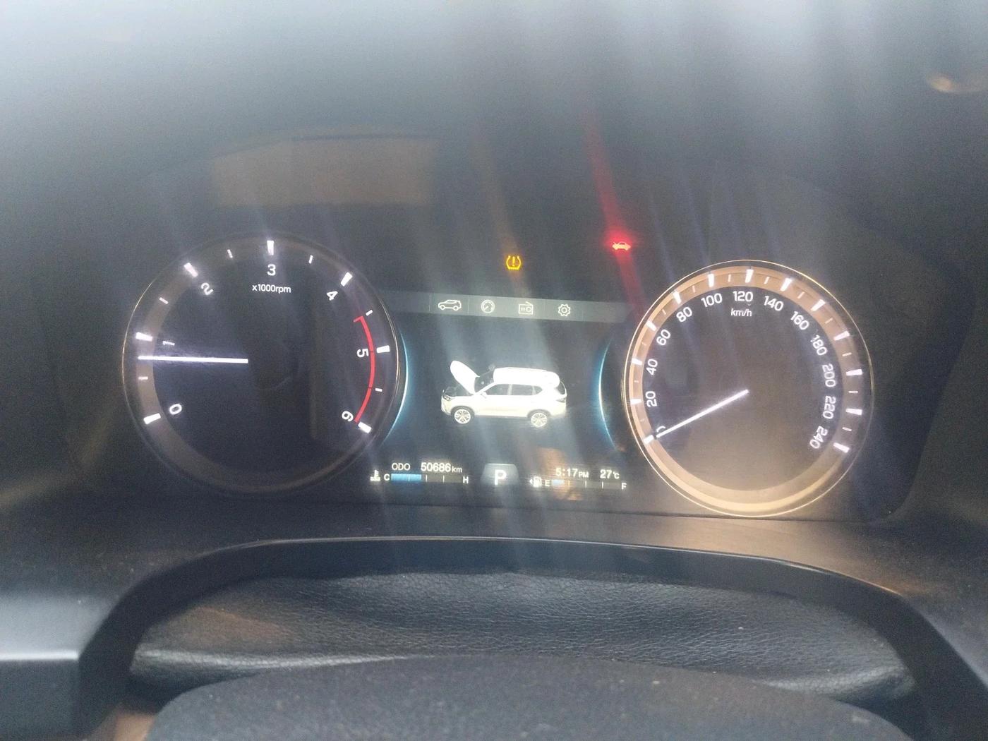 2021 Mahindra ALTURAS G4 4WD AT, Diesel, Automatic, 50,686 km, interior