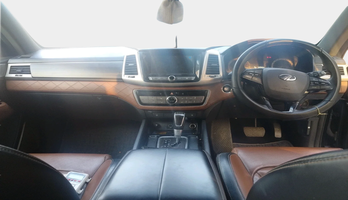 2021 Mahindra ALTURAS G4 4WD AT, Diesel, Automatic, 50,686 km, interior