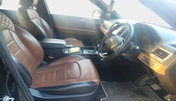 2021 Mahindra ALTURAS G4 4WD AT, Diesel, Automatic, 50,686 km, interior