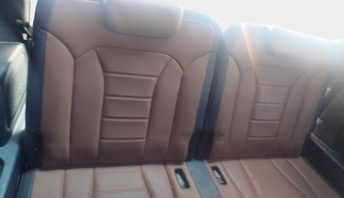 2021 Mahindra ALTURAS G4 4WD AT, Diesel, Automatic, 50,686 km, interior