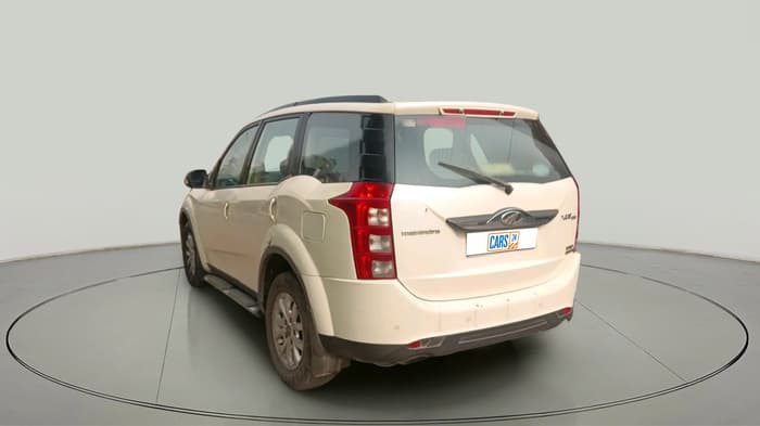 2017 Mahindra XUV500 W10 AT 1.99, Diesel, Automatic, 2,11,208 km, exterior
