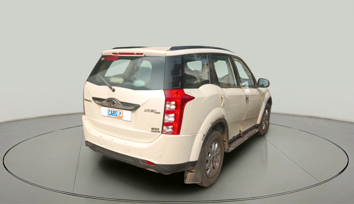 2017 Mahindra XUV500 W10 AT 1.99, Diesel, Automatic, 2,11,208 km, exterior