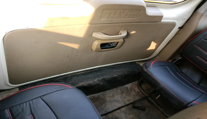 2018 Mahindra TUV300 T6 PLUS, Diesel, Manual, 1,08,052 km, interior