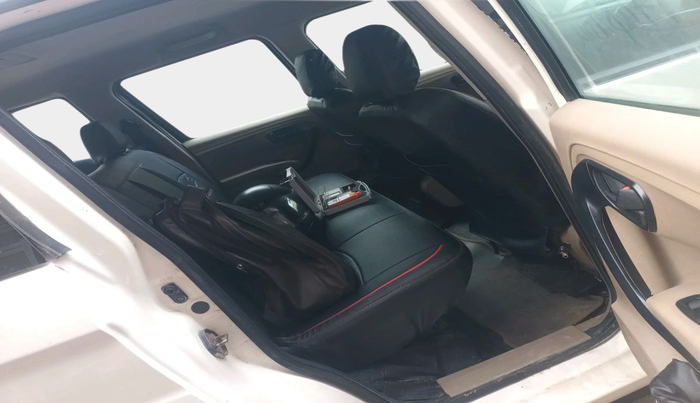 2018 Mahindra TUV300 T6 PLUS, Diesel, Manual, 1,08,052 km, interior