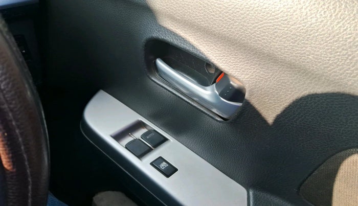 2012 Maruti Wagon R 1.0 LXI, Petrol, Manual, 53,816 km, interior