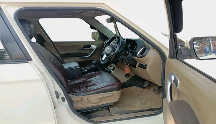 2016 Mahindra TUV300 T8, Diesel, Manual, 2,28,564 km, interior