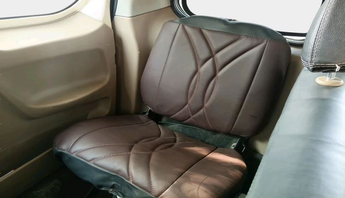 2016 Mahindra TUV300 T8, Diesel, Manual, 2,28,564 km, interior