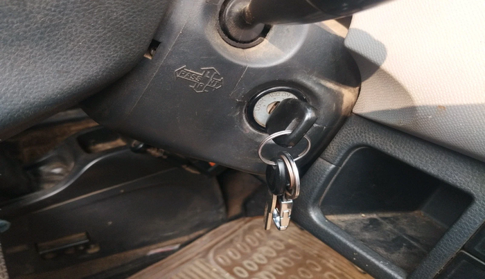 2011 Maruti Wagon R 1.0 LXI, Petrol, Manual, 66,298 km, interior