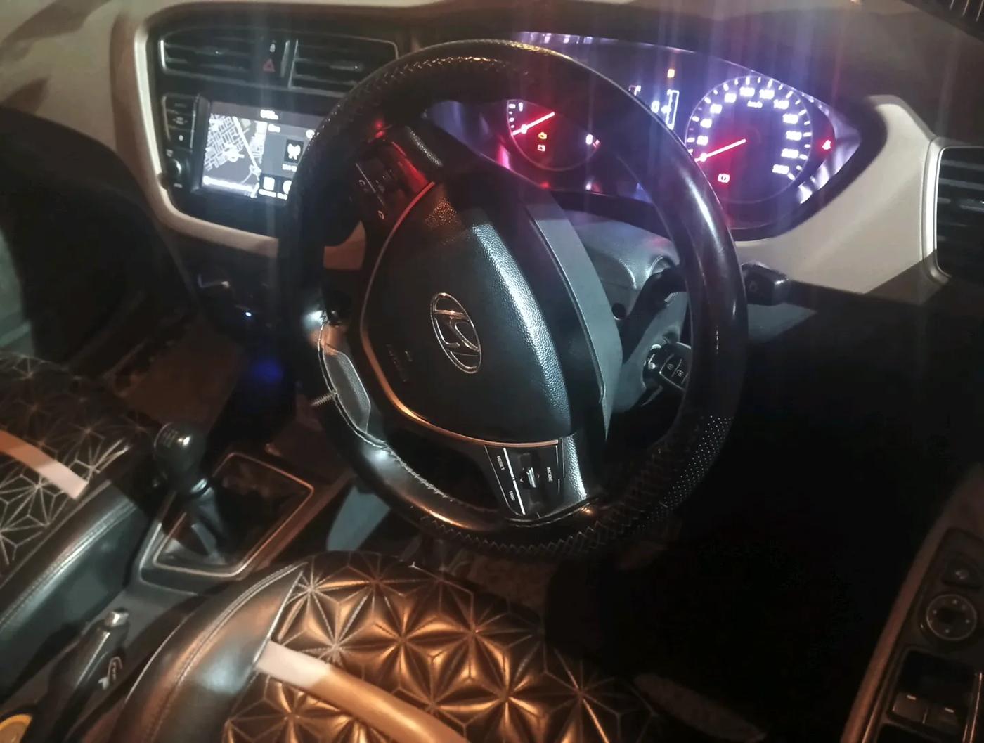 2020 Hyundai Elite i20 SPORTZ PLUS 1.2, Petrol, Manual, 60,323 km, interior