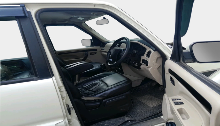 2023 Mahindra SCORPIO CLASSIC S11 MT 7S CC, Diesel, Manual, 85,506 km, interior