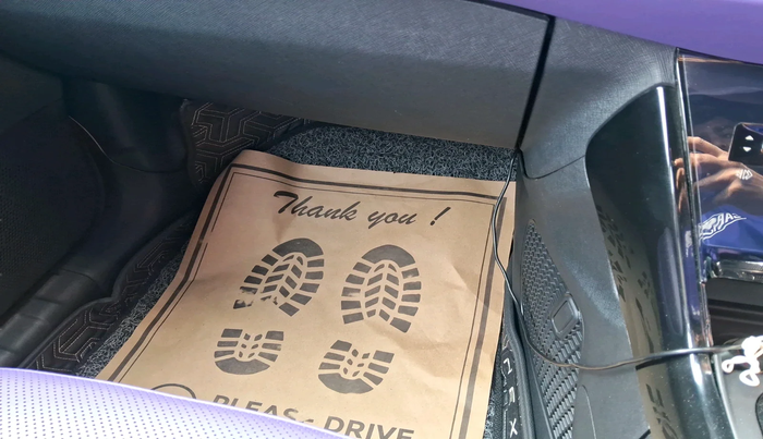 2023 Tata NEXON FEARLESS + SUNROOF DCA DUAL TONE 1.2 PETROL, Petrol, Automatic, 33,613 km, interior