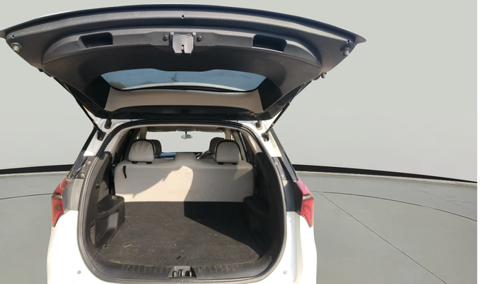 2022 Mahindra XUV700 MX P MT 5 STR, Petrol, Manual, 31,123 km, exterior