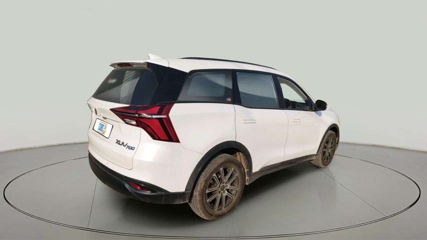 2022 Mahindra XUV700 MX P MT 5 STR, Petrol, Manual, 31,123 km, exterior