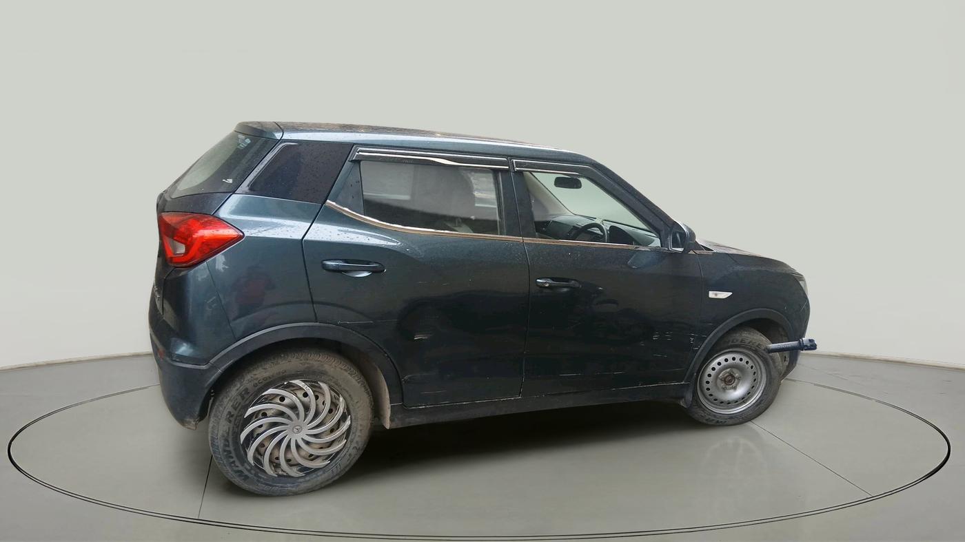 2022 Mahindra XUV300 W4 1.5 DIESEL, Diesel, Manual, 36,456 km, exterior