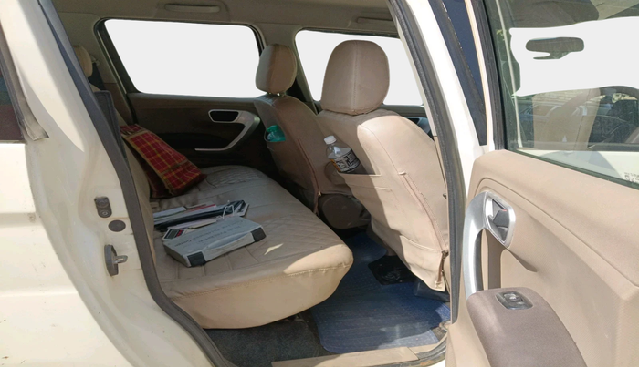 2016 Mahindra TUV300 T8, Diesel, Manual, 74,140 km, interior