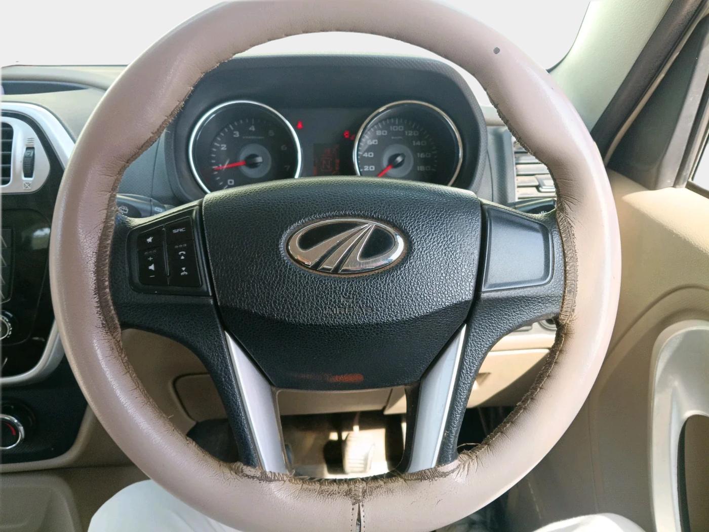 2016 Mahindra TUV300 T8, Diesel, Manual, 74,140 km, interior