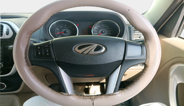 2016 Mahindra TUV300 T8, Diesel, Manual, 74,140 km, interior