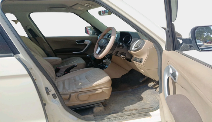 2016 Mahindra TUV300 T8, Diesel, Manual, 74,140 km, interior