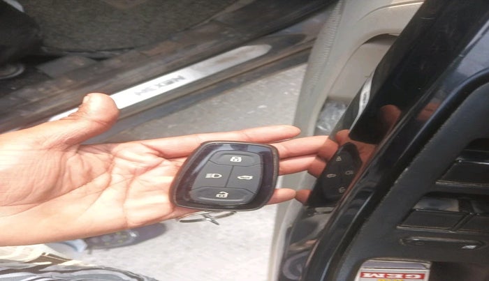 2022 Tata NEXON XZ PLUS PETROL SUNROOF, Petrol, Manual, 42,235 km, interior