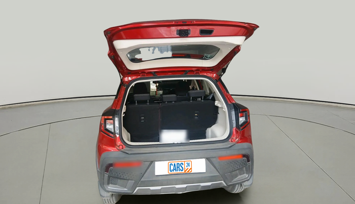 2024 Mahindra XUV 3XO AX5 1.2 L TCMPFi, Petrol, Manual, 43,925 km, exterior