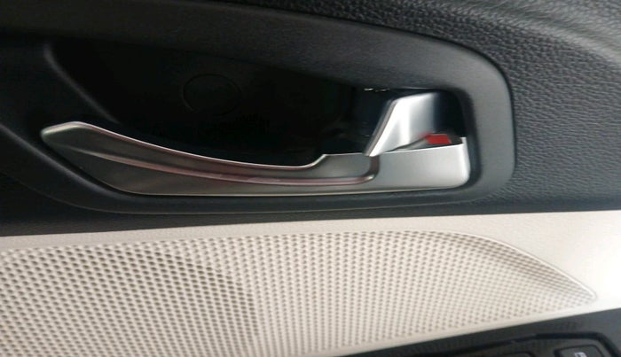 2024 Mahindra XUV 3XO AX5 1.2 L TCMPFi, Petrol, Manual, 43,925 km, interior