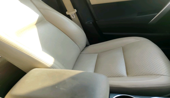 2015 Toyota Corolla Altis G CVT PETROL, Petrol, Automatic, 1,08,367 km, interior