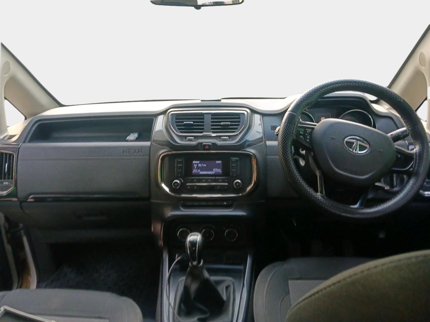2017 Tata Hexa XE 4X2 7 STR, Diesel, Manual, 2,76,447 km, interior