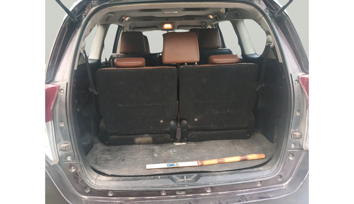 2016 Toyota Innova Crysta 2.8 ZX AT 7 STR, Diesel, Automatic, 2,81,553 km, exterior