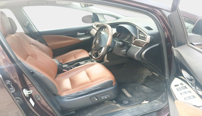 2016 Toyota Innova Crysta 2.8 ZX AT 7 STR, Diesel, Automatic, 2,81,553 km, interior