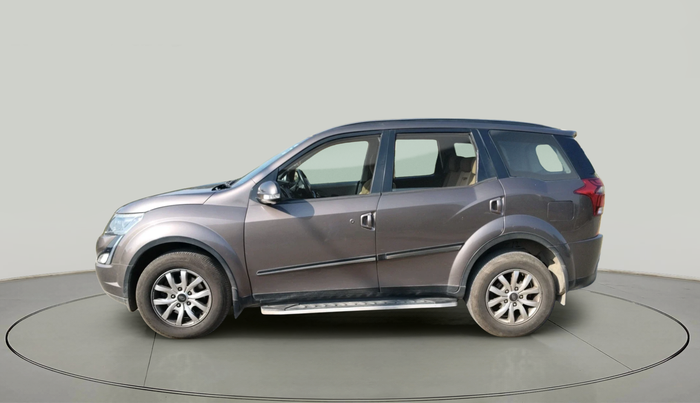 2018 Mahindra XUV500 W9 AT, Diesel, Automatic, 93,519 km, exterior