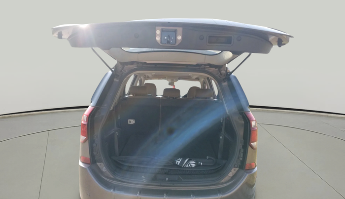 2018 Mahindra XUV500 W9 AT, Diesel, Automatic, 93,519 km, exterior