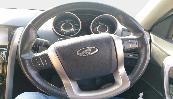 2018 Mahindra XUV500 W9 AT, Diesel, Automatic, 93,519 km, interior
