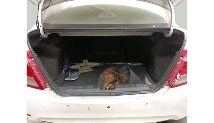 2021 Maruti Dzire LXI, Petrol, Manual, 1,33,061 km, exterior