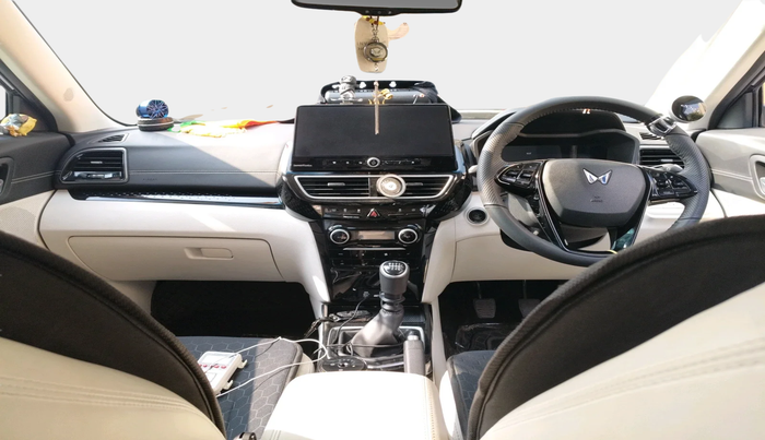 2024 Mahindra XUV 3XO AX7 1.5 Turbo Diesel, Diesel, Manual, 5,982 km, interior