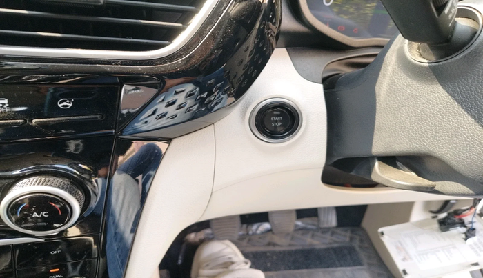 2024 Mahindra XUV 3XO AX7 1.5 Turbo Diesel, Diesel, Manual, 5,982 km, interior