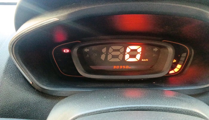 2018 Renault Kwid CLIMBER 1.0, Petrol, Manual, 30,350 km, interior