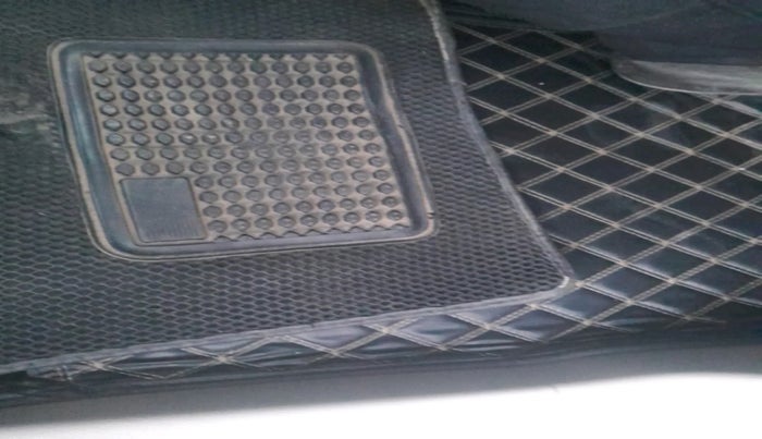 2021 Mahindra XUV300 W8 (O) 1.5 DIESEL AMT, Diesel, Automatic, 85,097 km, interior