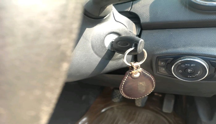 2015 Ford New Figo TITANIUM 1.2 PETROL MT, Petrol, Manual, 74,682 km, interior