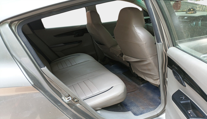 2016 Mahindra Kuv100 K6 6 STR, Petrol, Manual, 36,194 km, interior