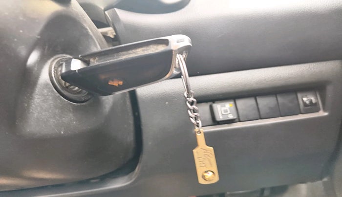 2020 Maruti Swift LXI, CNG, Manual, 42,126 km, interior