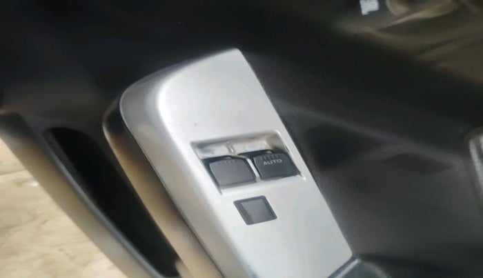 2016 Maruti Wagon R 1.0 LXI CNG, Petrol, Manual, 1,74,007 km, interior