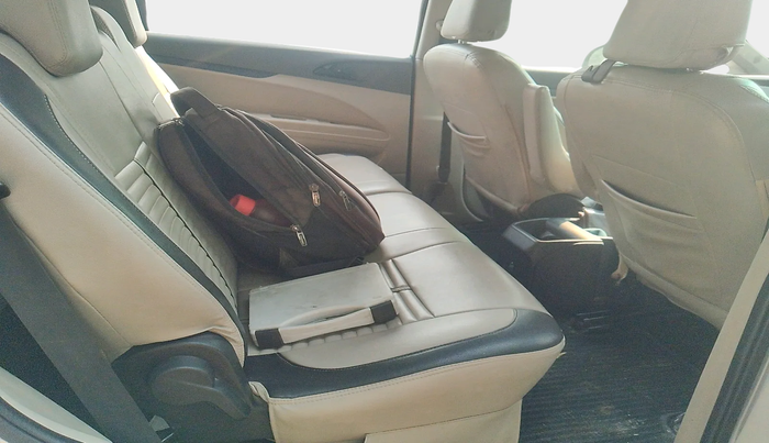 2019 Mahindra MARAZZO M2 8 STR, Diesel, Manual, 57,131 km, interior