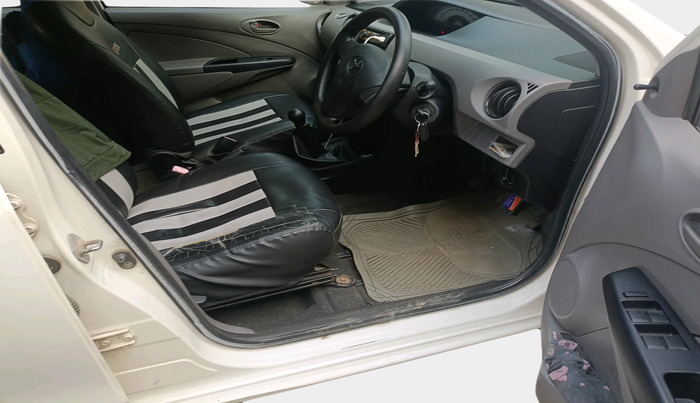 2011 Toyota Etios G, Petrol, Manual, 77,607 km, interior