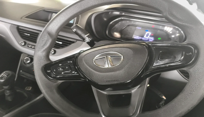 2023 Tata NEXON XM SUNROOF PETROL, Petrol, Manual, 40,572 km, interior