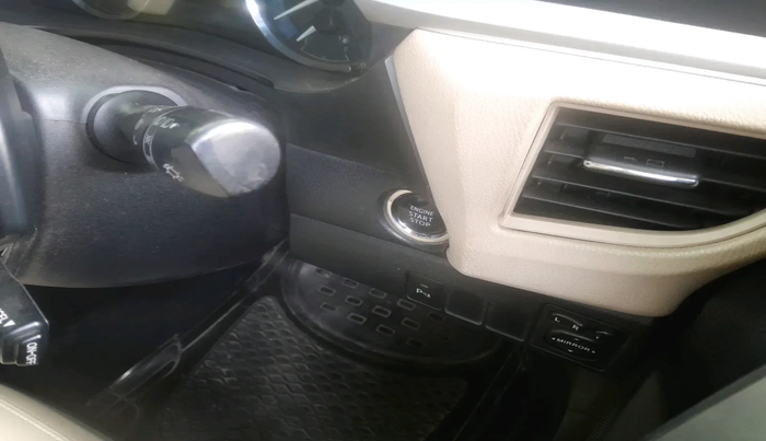 2016 Toyota Corolla Altis VL CVT PETROL, Petrol, Automatic, 88,162 km, interior