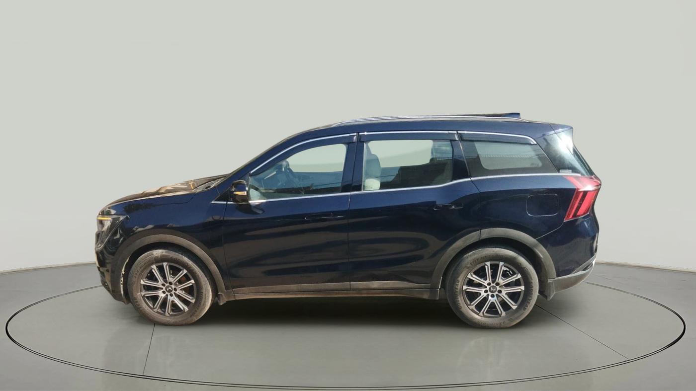 2023 Mahindra XUV700 AX 7 P AT 7 STR, Petrol, Automatic, 17,982 km, exterior