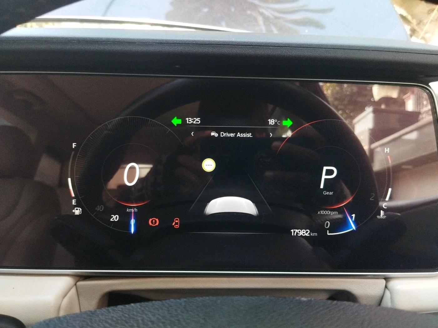 2023 Mahindra XUV700 AX 7 P AT 7 STR, Petrol, Automatic, 17,982 km, interior