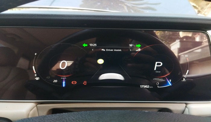 2023 Mahindra XUV700 AX 7 P AT 7 STR, Petrol, Automatic, 17,982 km, interior