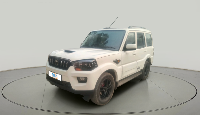 2016 Mahindra Scorpio S6 PLUS INTELLI-HYBRID, Diesel, Manual, 70,593 km, exterior